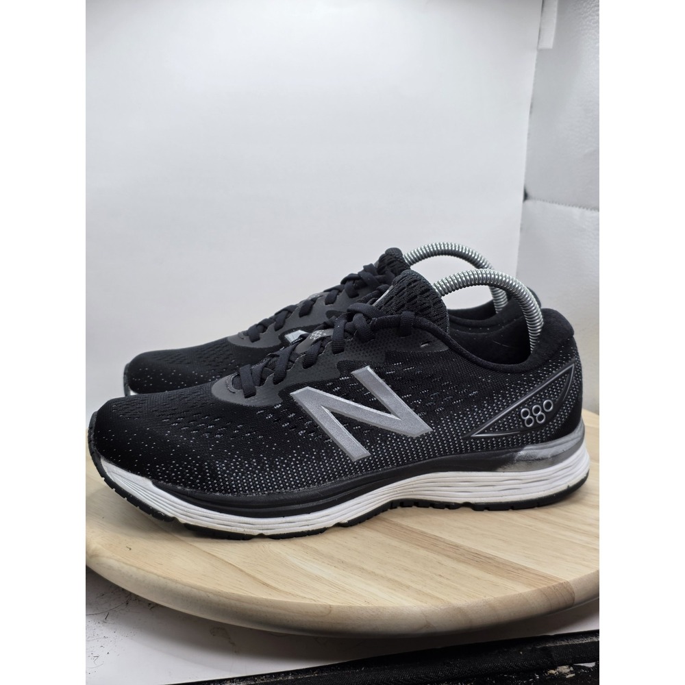 Mens Size 9 2E- New Balance 880v9 Black/Metallic Silver Sneakers WIDE M880BK9